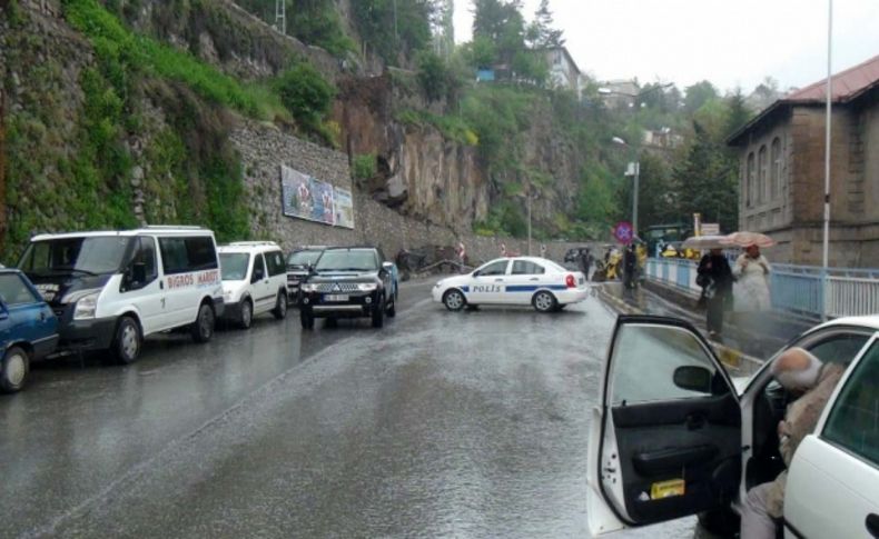 Bitlis’te göçük: Bitlis â€“ Tatvan karayolu trafiğe kapandı (2)