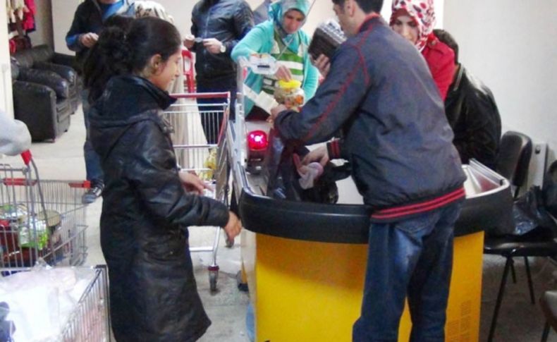 Bitlis'te ihtiyaç sahibi ailelere sosyal marketten ücretsiz alışveriş imkanı