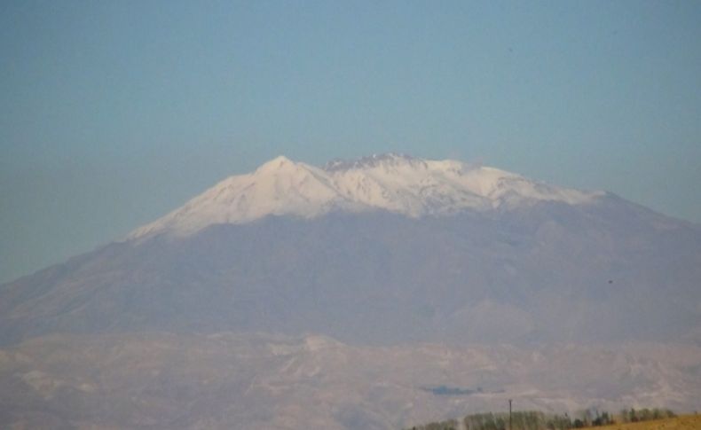 Bitlis’te yüksek kesimlere yılın ilk karı düştü