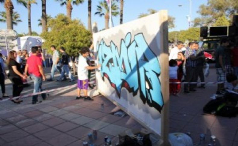 Grafitti sevenler İzmir Fuarı'na