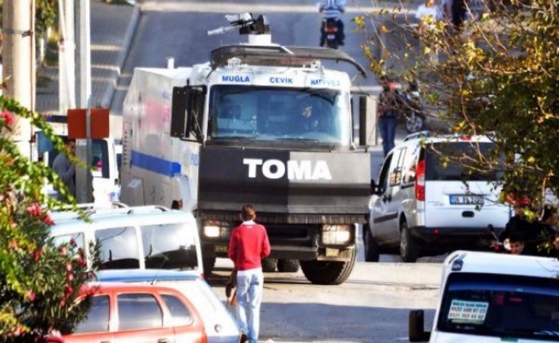Bodrum'da açlık grevini bitiren BDP'lilerin açıklaması sırasında gerginlik