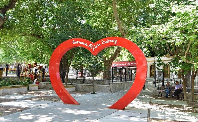 Bornova'da parklar yenileniyor