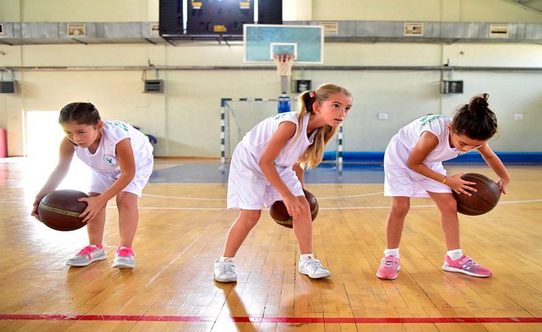 Bornova’da Yaz Spor Okulları’na yoğun ilgi