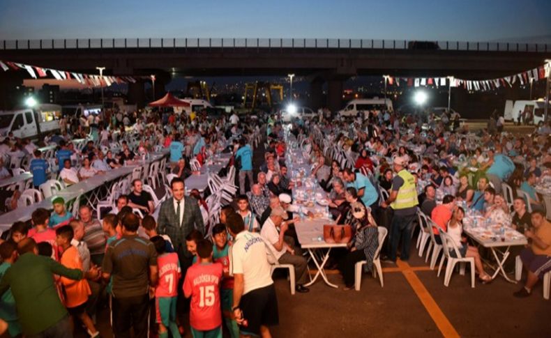 Bornova Stadı’nda büyük iftar buluşması