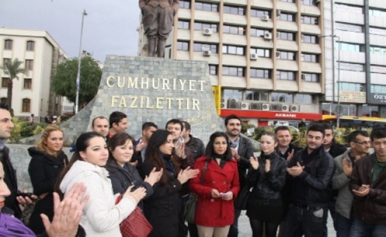 Bornova'da CHP'li gençler Güler'e destek verdi