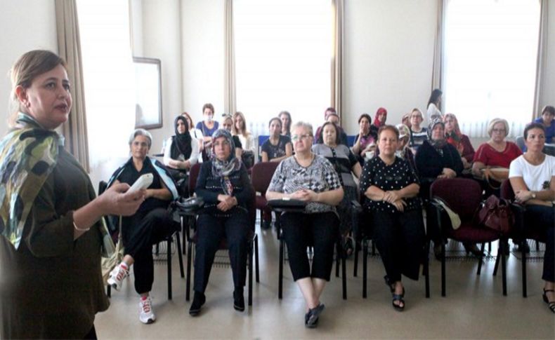 Bornovalı kadınlara farkındalık eğitimi