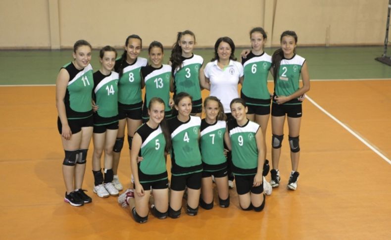 Bornovalı voleybolculardan iddialı başlangıç