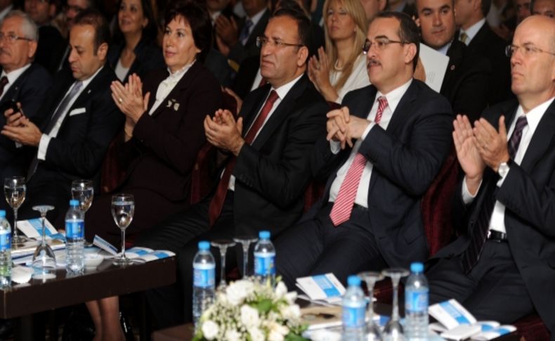 Bozdağ: Mısır'da darbe Ahmet Şefik'e de yapılsaydı tavrımız değişmezdi