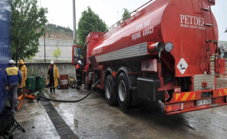Bozüyük Belediyesi, PETDER’e 1,5 ton atık motor yağı teslim etti