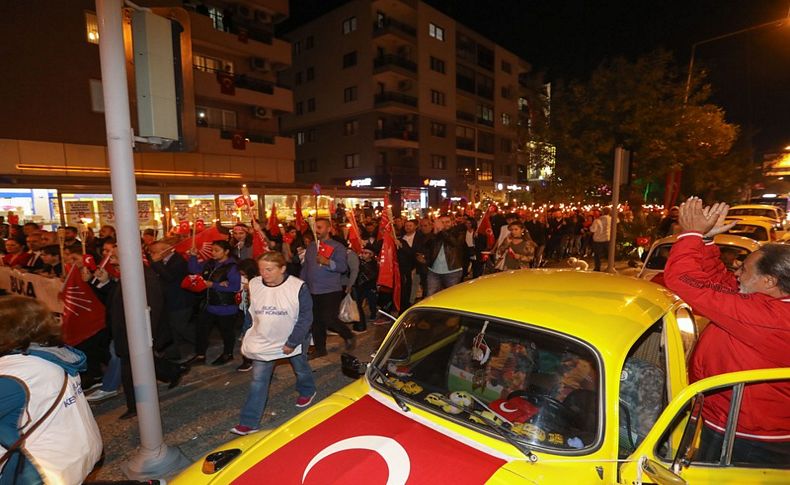 Buca'da rengarenk Cumhuriyet kampı