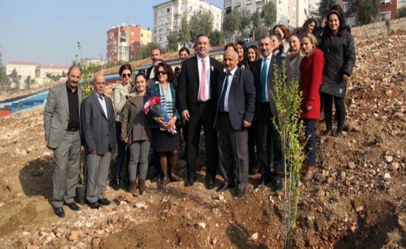 Buca’dan öğretmenlere 3 bin 942 fidan