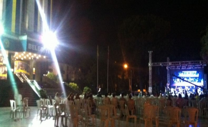 Buca AK Parti Grup Başkan Vekili Arslan'dan kandil gecesi konserine tepki