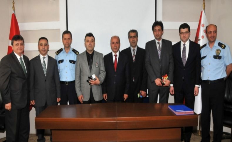 Bursa'da polis memurları yaptıkları işe göre puan alıp ödüllendiriliyor