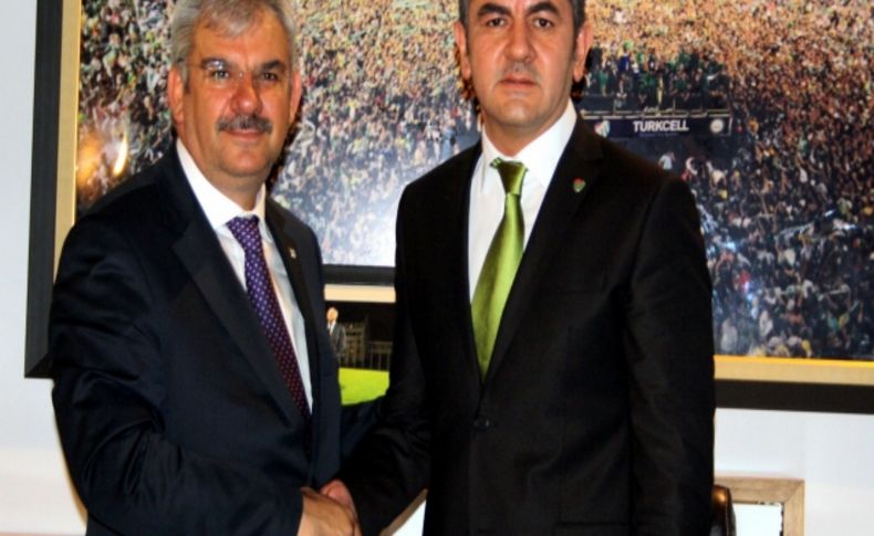 Bursaspor Başkanı Körüstan: Teknik direktörlük için hak Hikmet Karaman'ındır