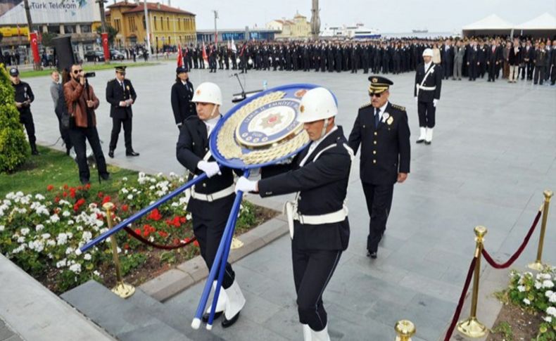 İzmir'de Polis Bayramı'na buruk kutlama