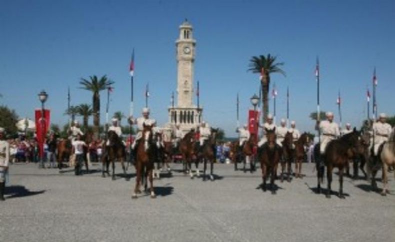 İzmir büyük günü kutlamaya hazır