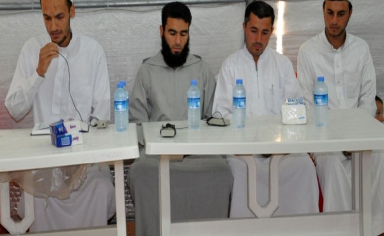 Çadır kentteki Suriyeliler Kur'anâ€“ı KerÃ®m'i güzel okumak için yarıştı