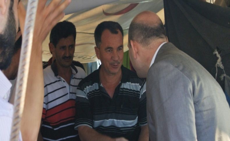 Çadır kentteki Suriyelilerin ilk bayram ziyaretçisi Süleyman Soylu oldu