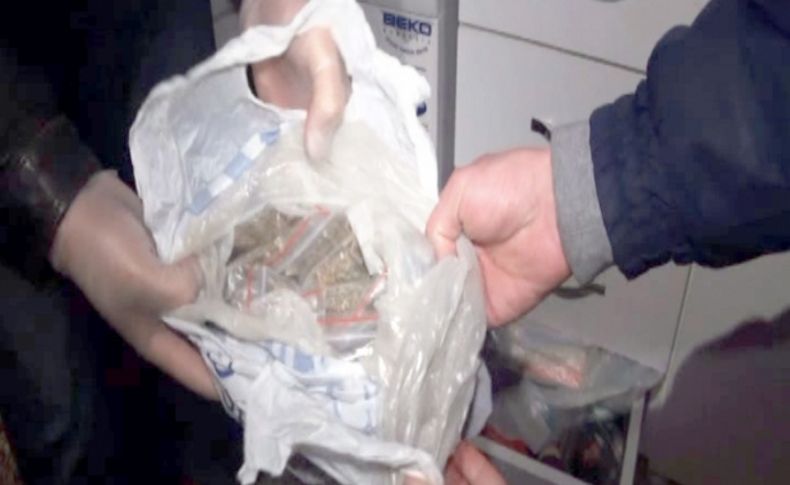 Cami avlusunda bile uyuşturucu satan şebekeye operasyon: 75 gözaltı