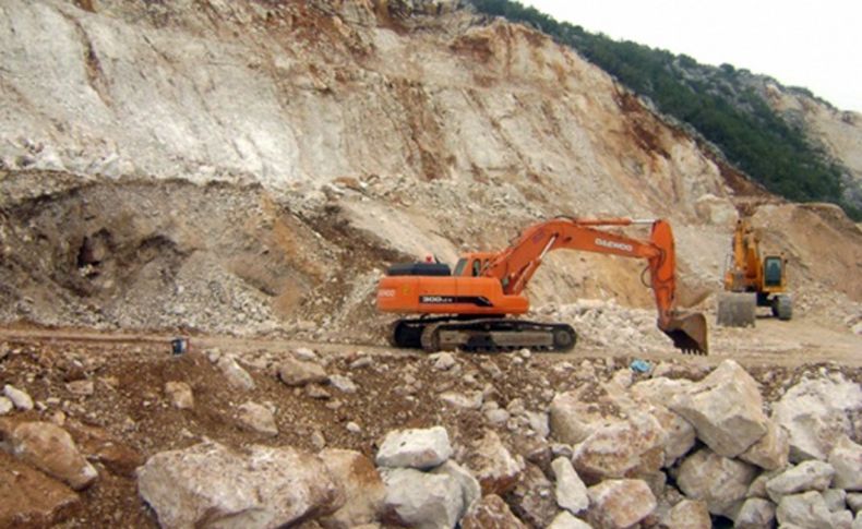 Çamlıyayla-Tarsus yolunun yapımı tekrar başladı