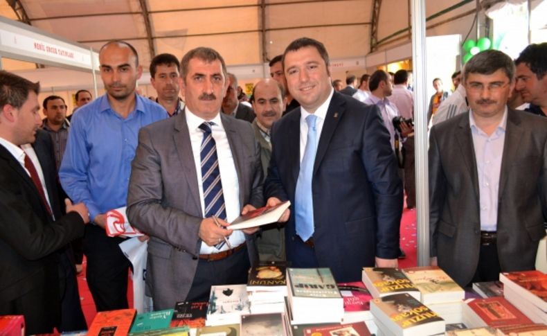 Çarşamba Kitap Fuarı yoğun ilgi gördü