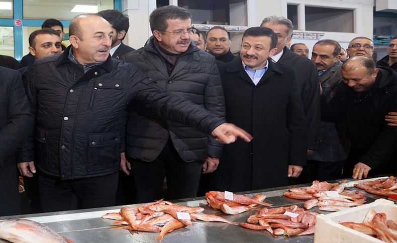 Çavuşoğlu'ndan Zeybekci'ye övgü: Hem belediyeciliği hem dünyayı çok iyi biliyor