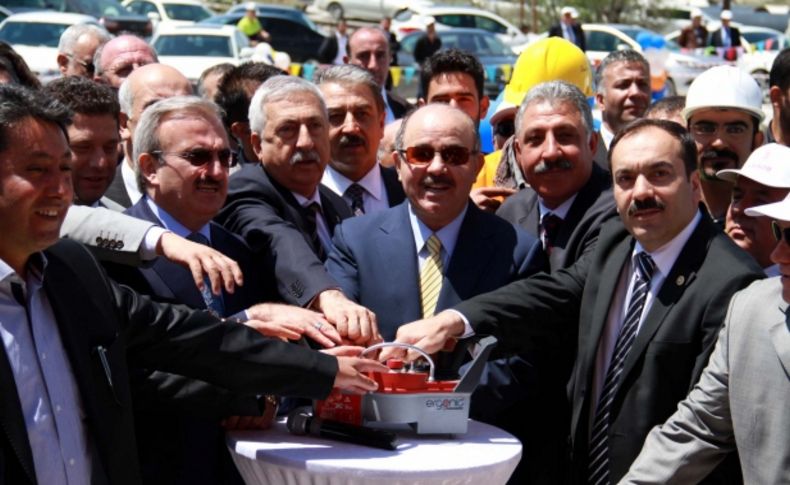 Çelik: Kan üzerinden siyasi hesap içinde olanları bu millet de Allah da affetmez