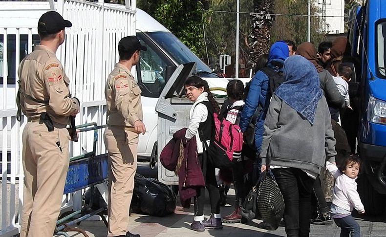 İzmir'de, karada ve denizde 162 kaçak yakalandı