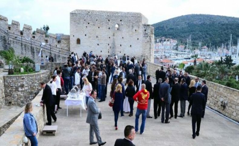 Çeşme'de turizm sezonu açıldı