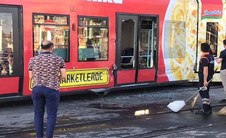 Cevizlibağ'da tramvaya su tankeri çarptı