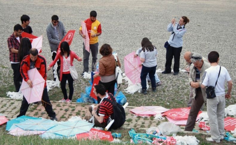 Çevreci gençler tabyaları temizledi