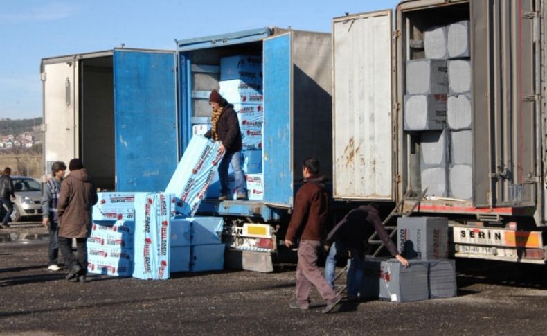 Çeyiz taşınan kamyondan 30 bin paket kaçak sigara çıktı