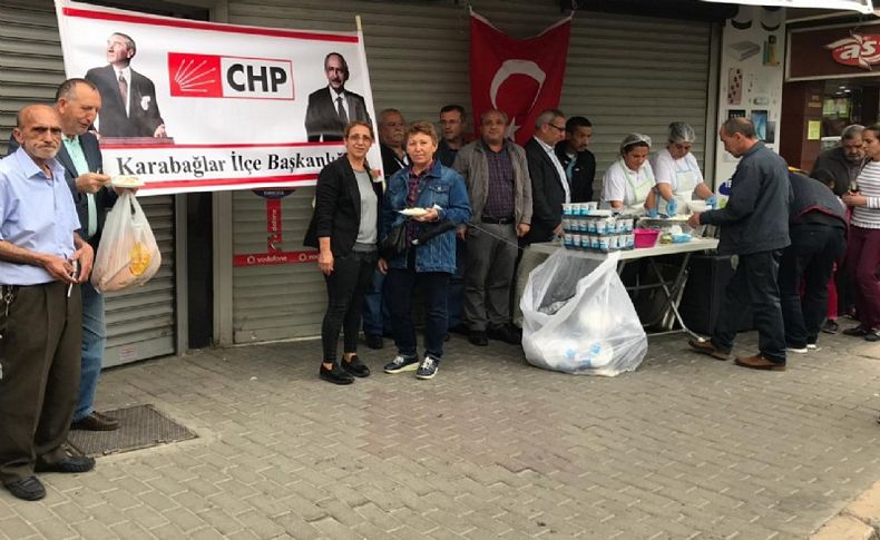 CHP Karabağlar'dan şehitler için hayır yemeği