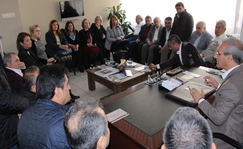 CHP Karşıyaka'da Yıldırım'a meclis üyelerinden destek