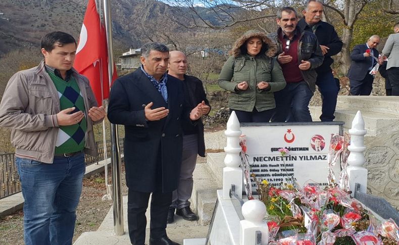 CHP’li Gürsel Erol'dan anlamlı ziyaret... Şehit öğretmeni unutmadı