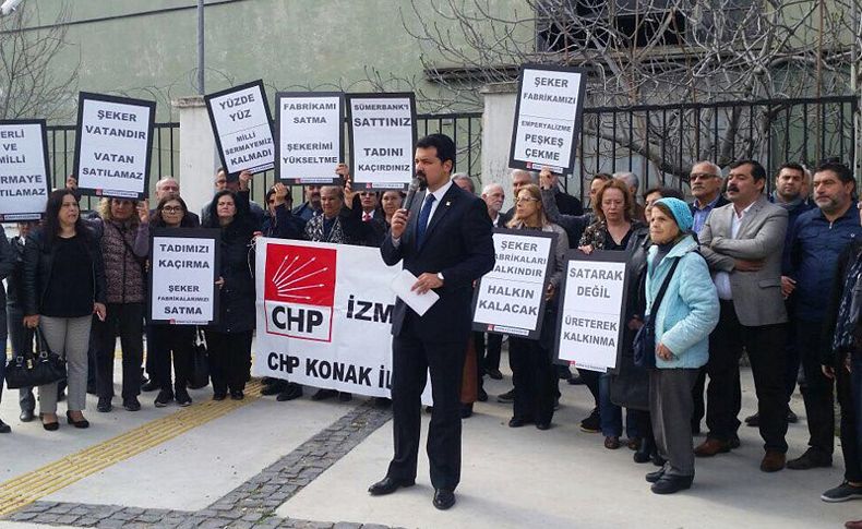 CHP'lilerden kapatılan fabrika önünde özelleştirme tepkisi