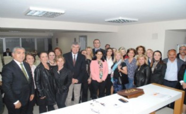 CHP İzmir'e 30 yeni kadın üye