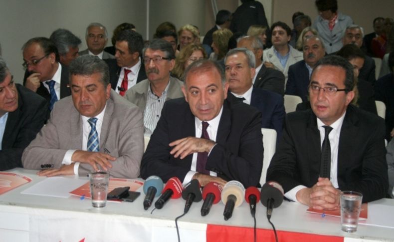 CHP Genel Başkan Yardımcısı Tekin: Apoletliler gitti, apoletsizler geldi