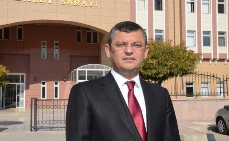 CHP'li Özel temiz siyaset için imza attı