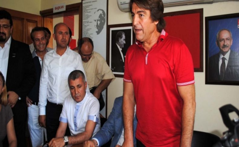 CHP'li Öztürk: Seçimler öncesi partimizi dizayn çalışanlara izin vermeyeceğiz