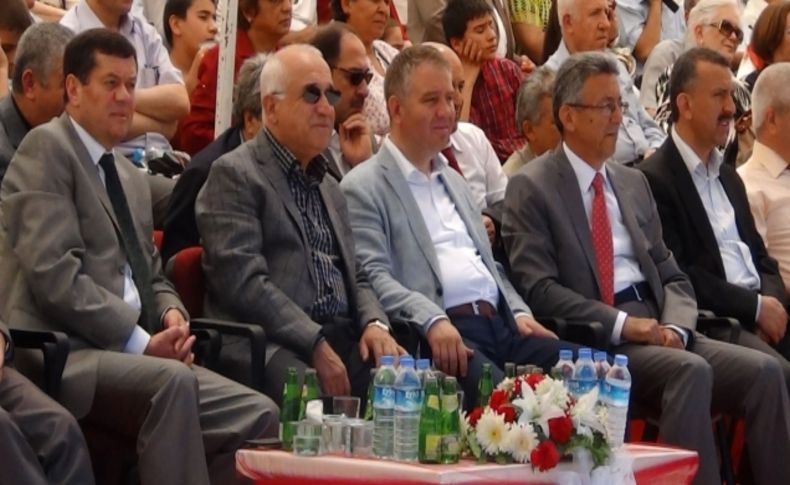 Çiçek: Ülke kavga ile değil birlik içinde daha ileri taşınabilir (1)