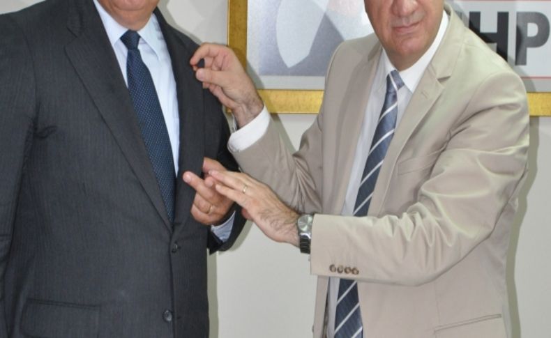 Çiçek'in katılımıyla İzmir'deki 30 ilçenin 29'unun belediyeleri CHP'li oldu