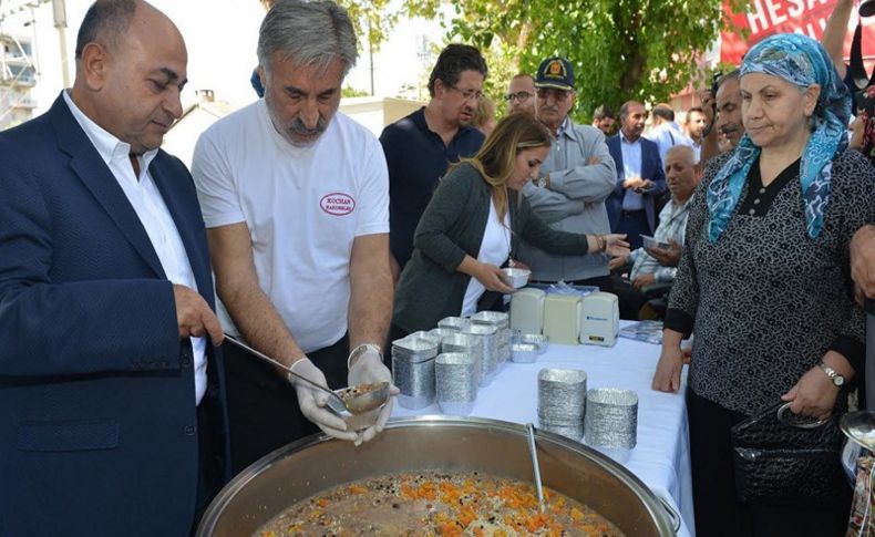 Çiğli’de aşure kazanı kaynadı