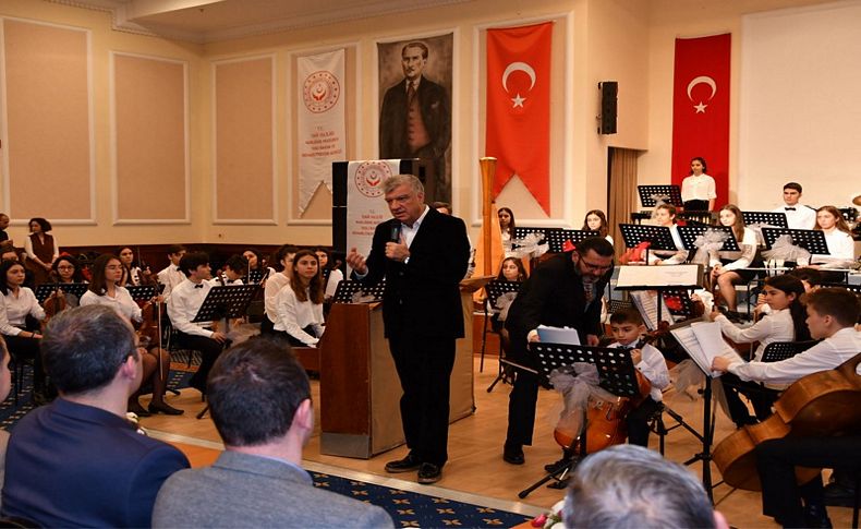 Çocuk Senfoni'den huzurevi sakinlerine özel konser