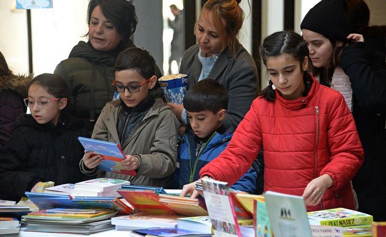 Çocuk şenliğinde İzgü anıldı