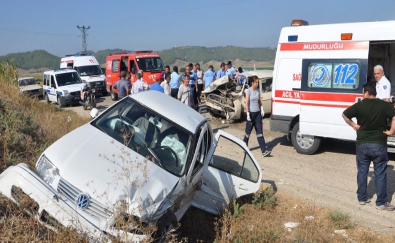 Çocuk şoför kaza yaptı: 1 ölü, 4 yaralı
