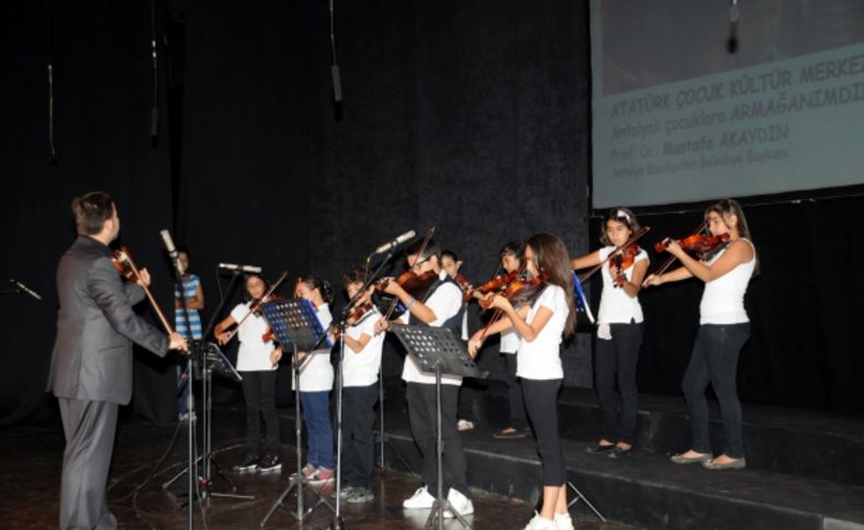 Çocuklar anneler gününü kutlayacak