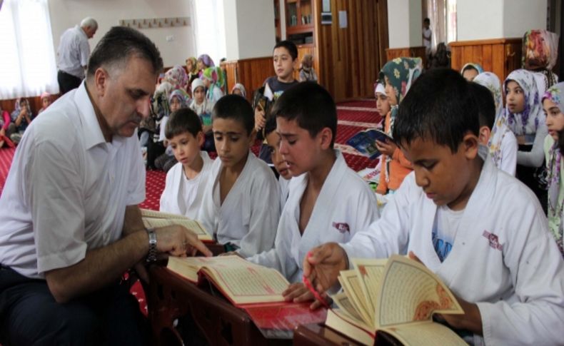 Çocuklar camide hem Kur’anâ€“ı Kerim hem de karate öğreniyor