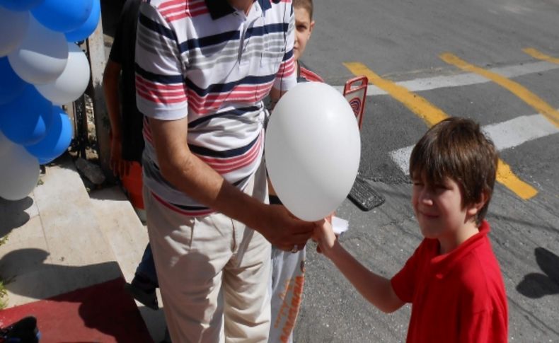 Çocuklar Kur’an kursunda balonlarla karşılandı