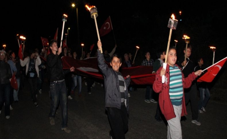 Cumhuriyet Bayramı fener alayı